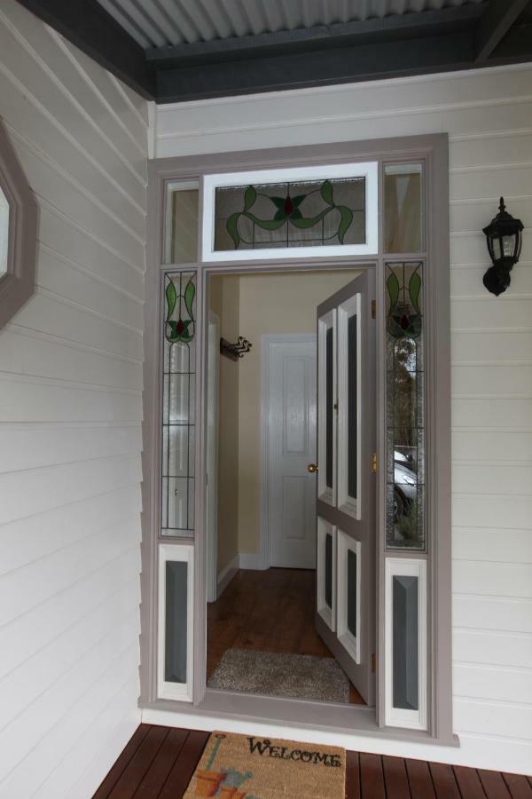 House On The Hill Bed And Breakfast Huonville Exterior photo